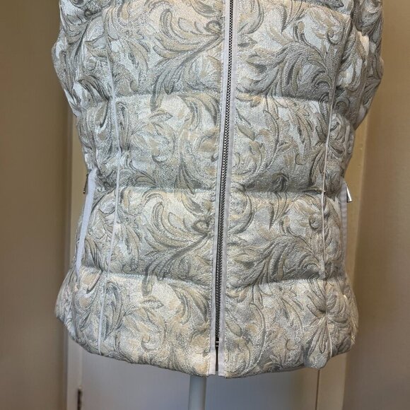 White House Black Market Jacquard Paisley Puffer Vest, Size Medium - Picture 6 of 14